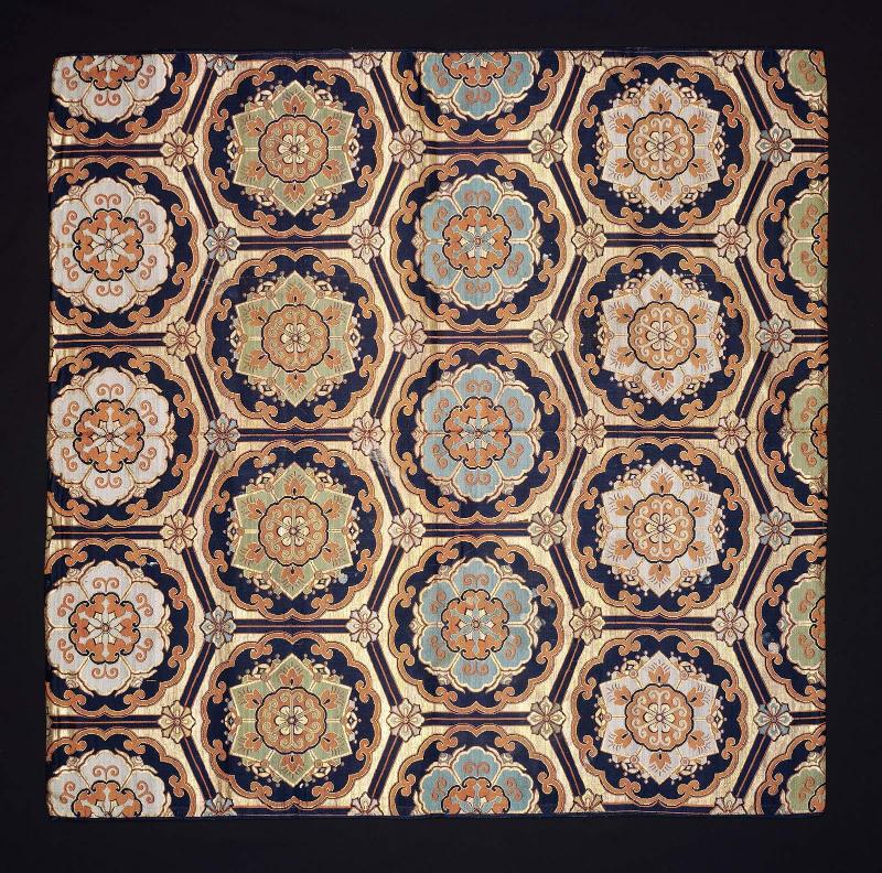 Buddhist altar cloth (uchishiki)
