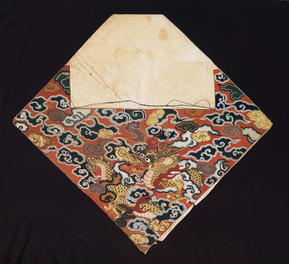 Buddhist altar cloth (uchishiki)