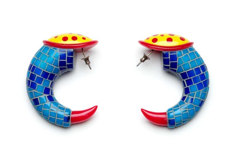 Pair of earrings