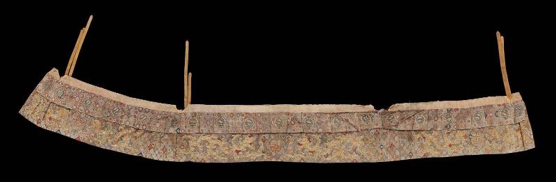 Valance for altar table