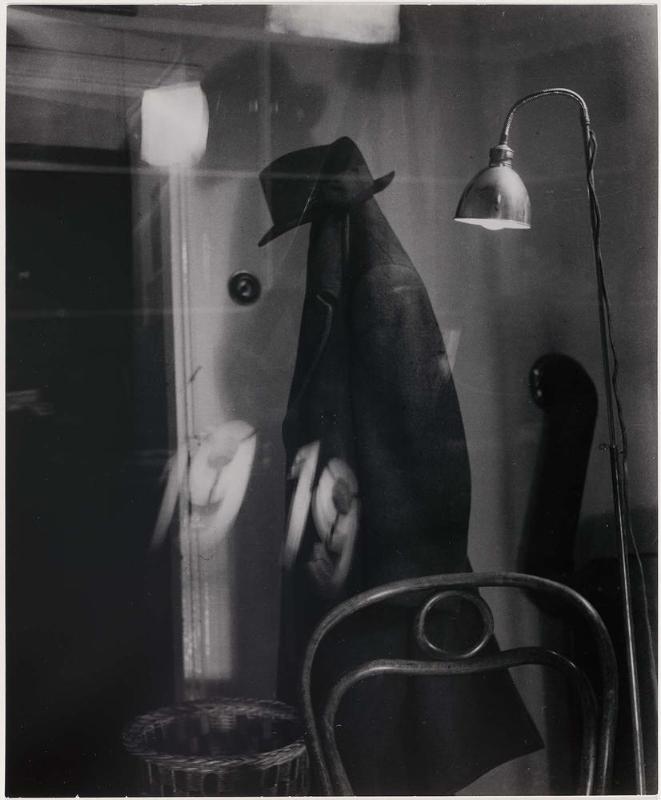 Vésak (Coat, lamp, reflections)