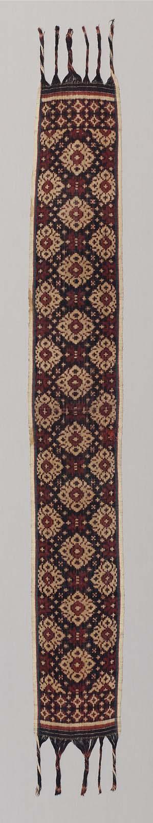 Woman's ceremonial shoulder cloth (geringsing, selendang)