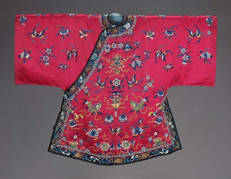 Woman's domestic semi-formal coat (ao)