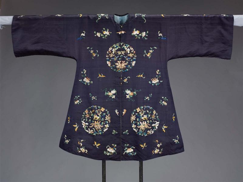 Woman's domestic semi-formal surcoat (waitao)