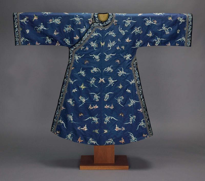 Woman's domestic semi-formal robe (pao)
