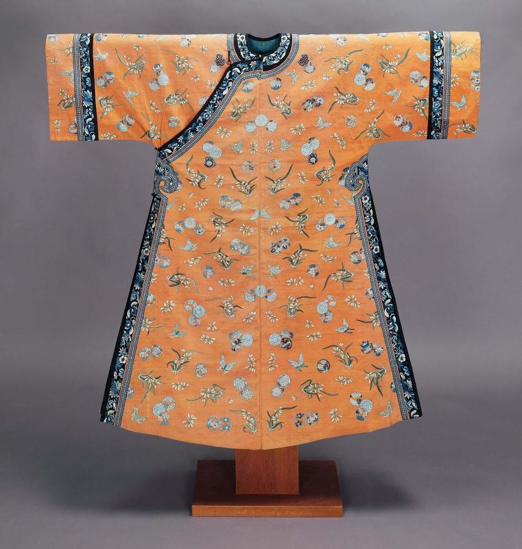 Woman's domestic semi-formal robe (pao)