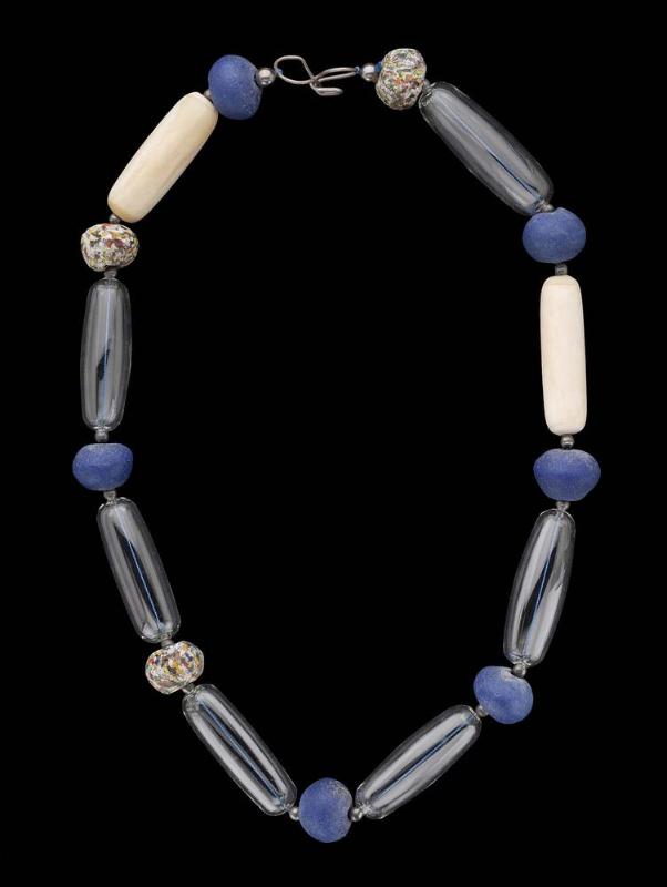 Necklace (Four Seasons series)