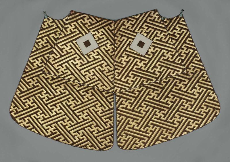 Neck protector for fireman's helmet (hikeshi-shikoro)