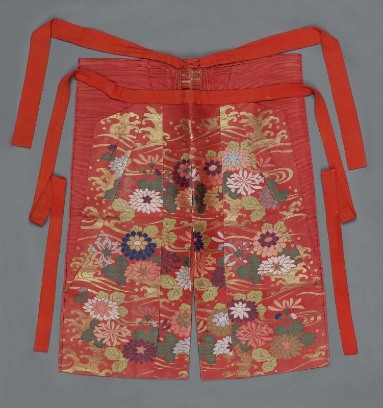 Noh costume (ôguchi)