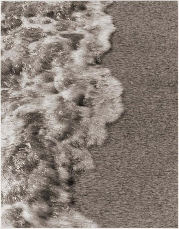 Meereswoge kämpft gegen zurückfliessendes Wasser (Ocean wave fighting against returning water)