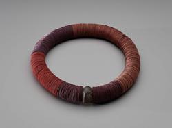 Necklace composed of hand paper and glass