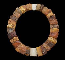 Necklace with amber plaques