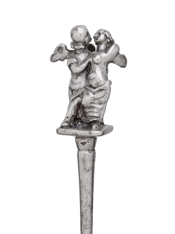 Pin surmounted with Cupid and Psyche