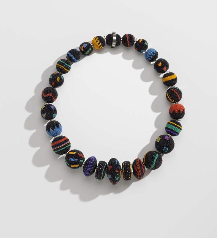 Graduated bead necklace
