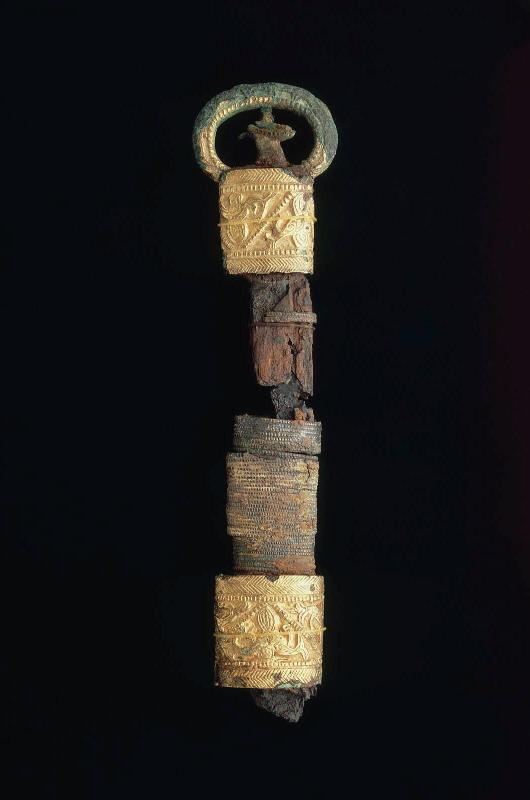Sword handle and pommel