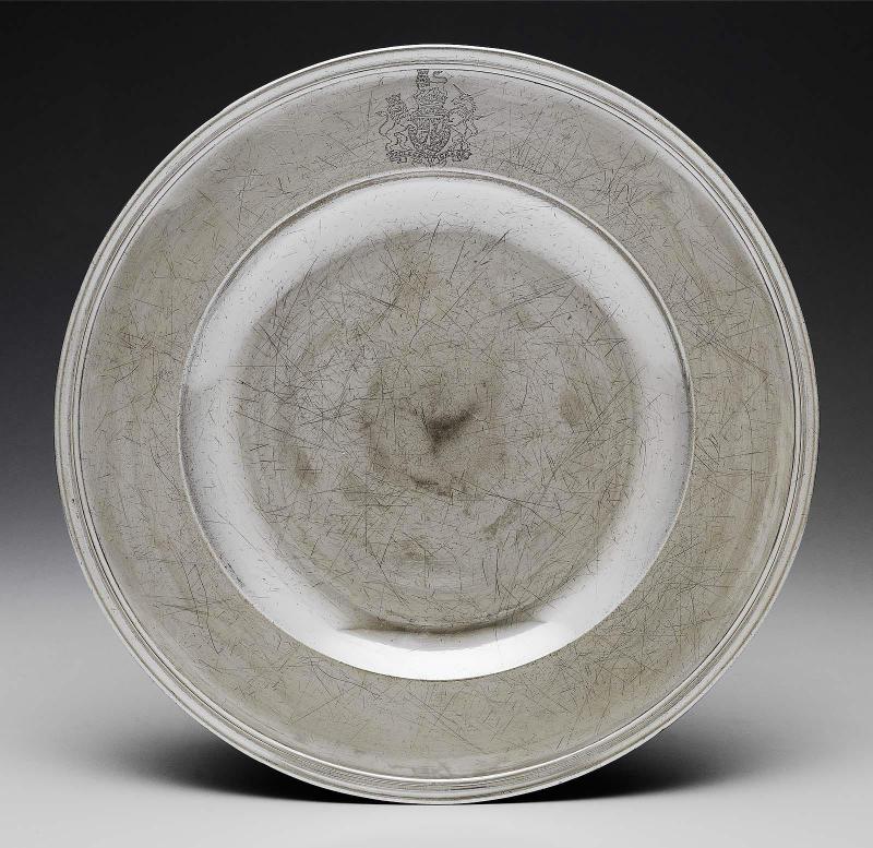 Large serving dish