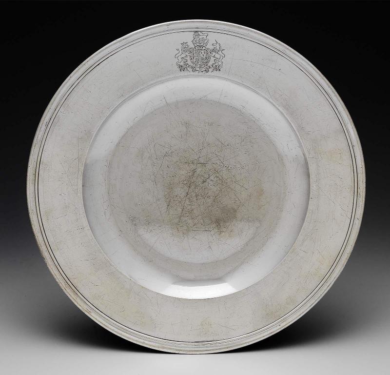 Large serving dish