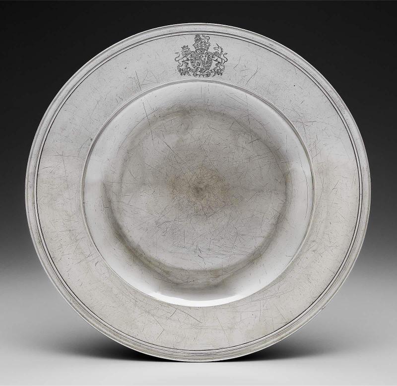 Large serving dish