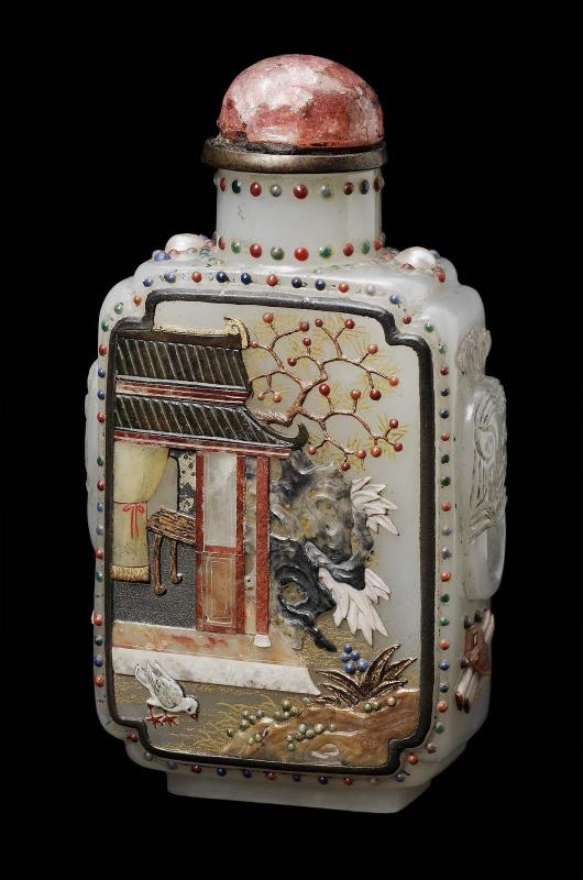 Jade snuff bottle with applied semi-precious stones in the form of a pomegranate tree