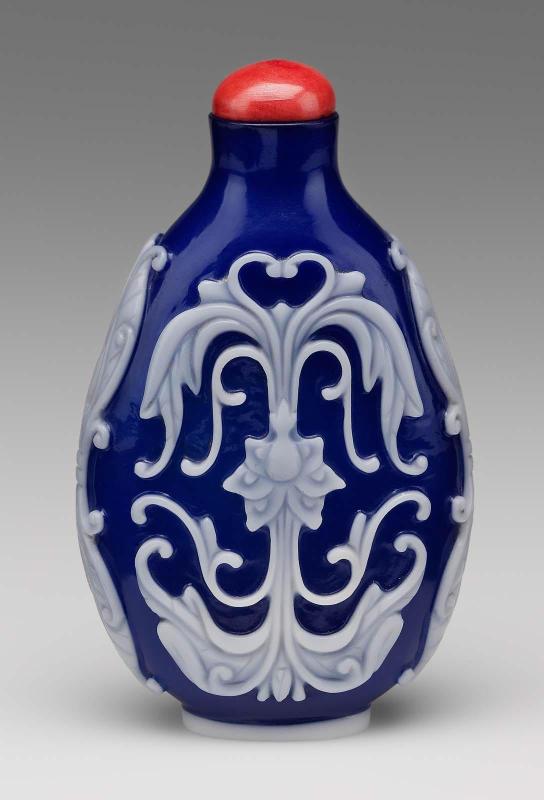 Snuff bottle