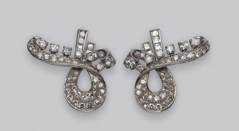 Pair of earrings