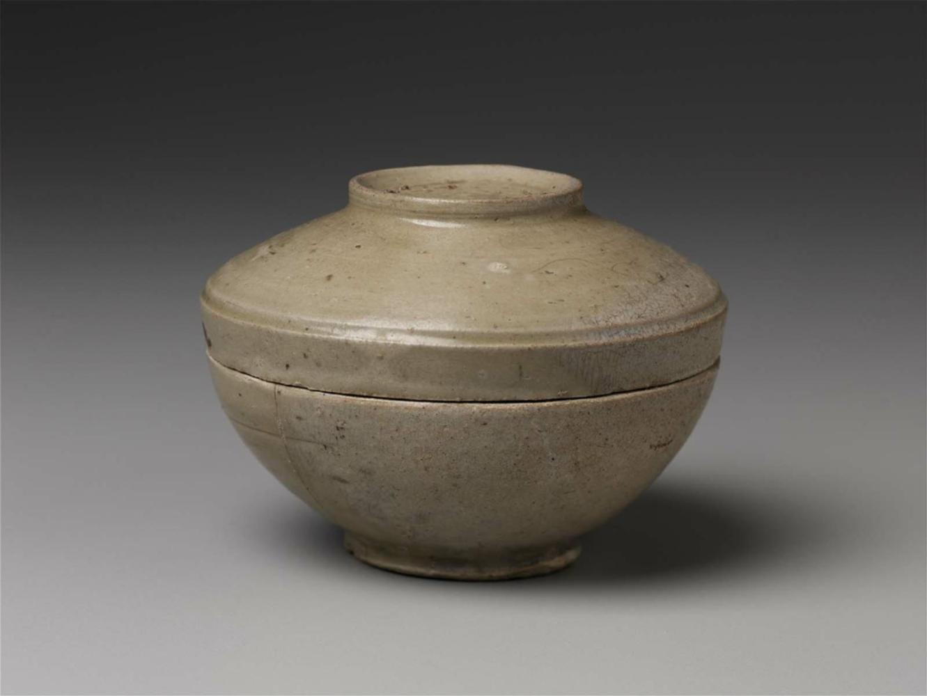 Covered bowl