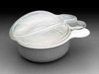 With plastic and glass lids