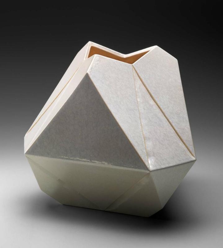 Bright White Glaze Carved Line Flower Vase