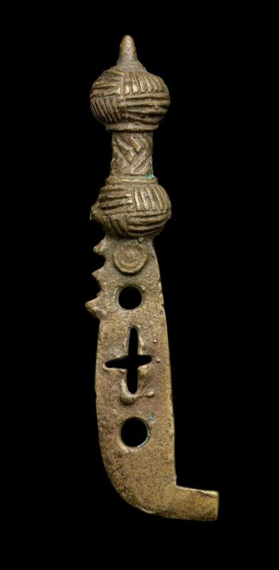 Gold Weight in the form of a Small Sword with Cutouts in Blade