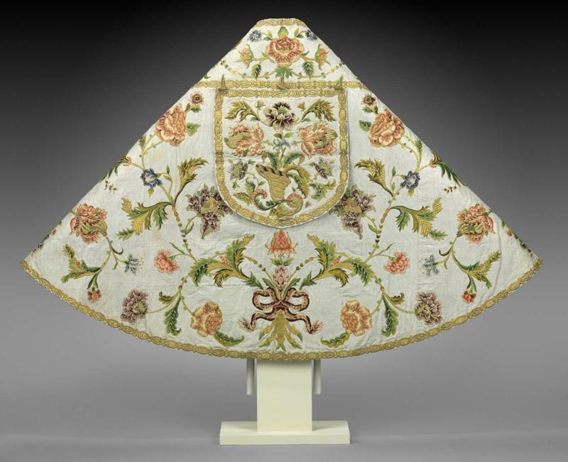 Set of liturgical vestments (cope, chasuble, burse, maniple, chalice veil, cope hood)