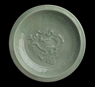 Large plate with dragon chasing mani jewel