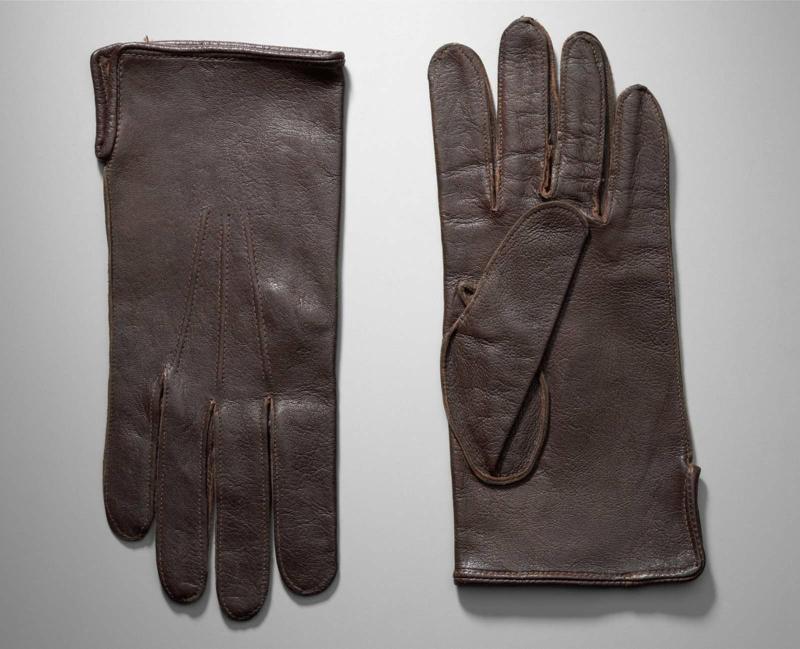 Pair of man's gloves