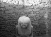 K III, Lady Sennuwy emerging,  13-12-371 (MFA 14.720), towards N