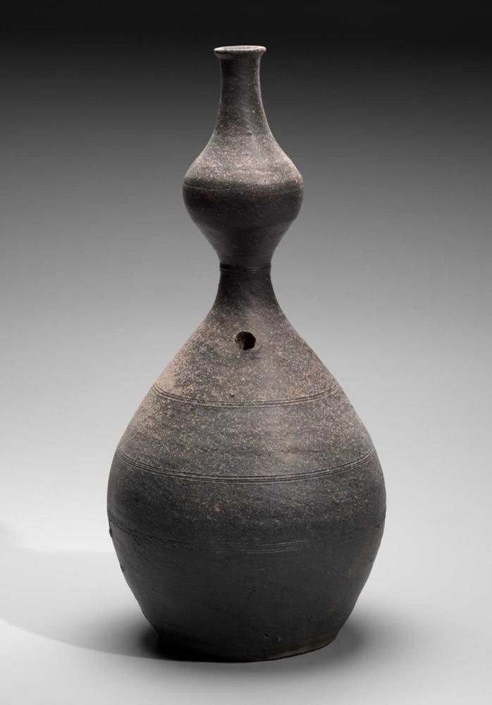 Bottle in the form of a double gourd