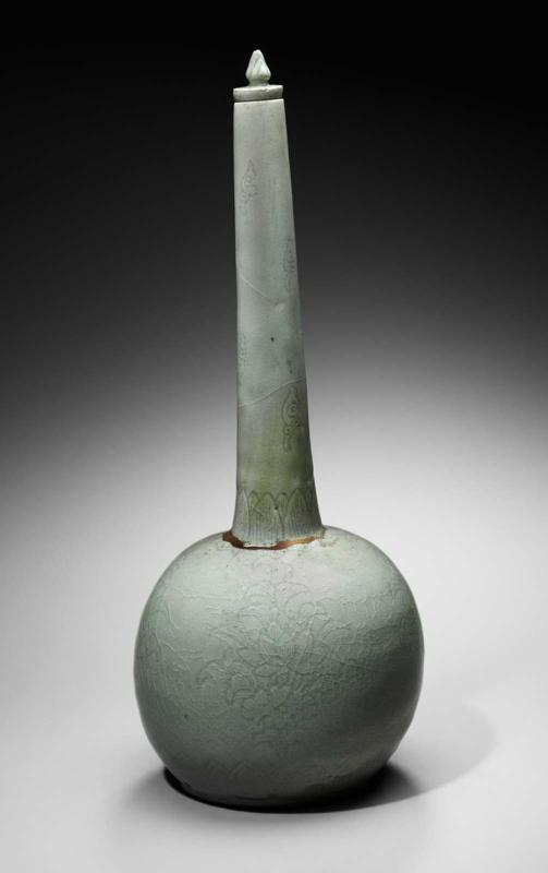Long-necked bottle with lid