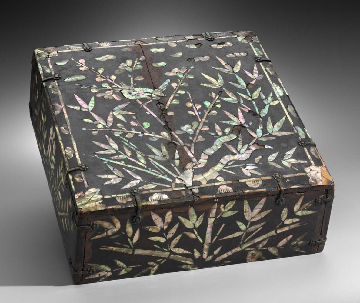 Box with mother-of-pearl inlay