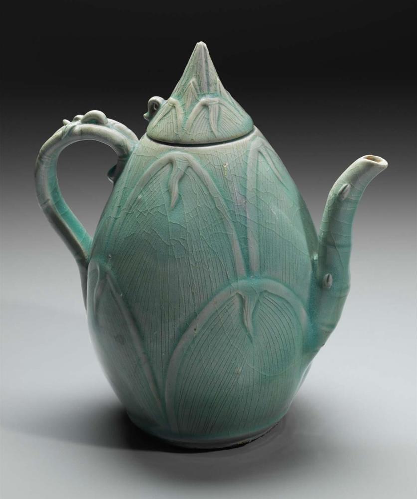 Ewer in the shape of a bamboo shoot