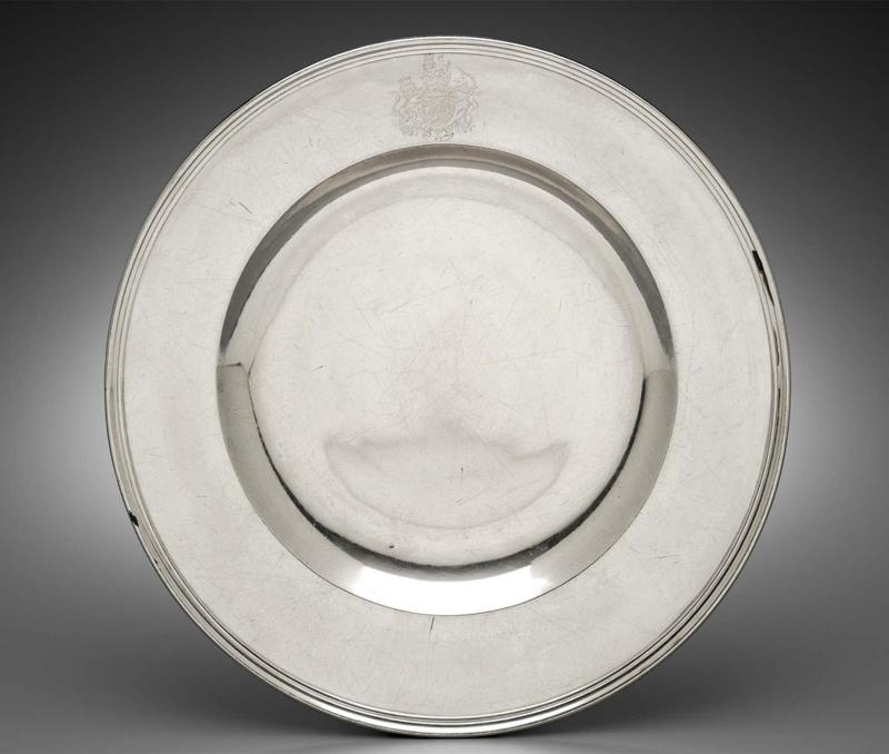 Large serving dish