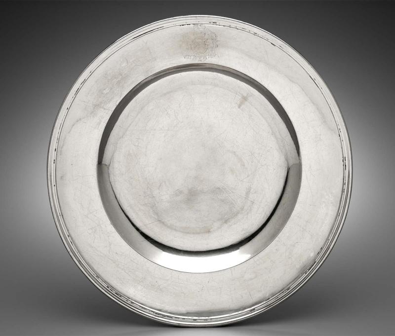 Large serving dish