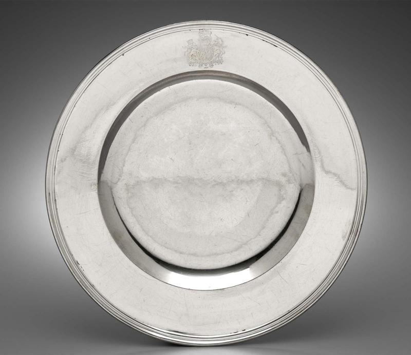 Large serving dish