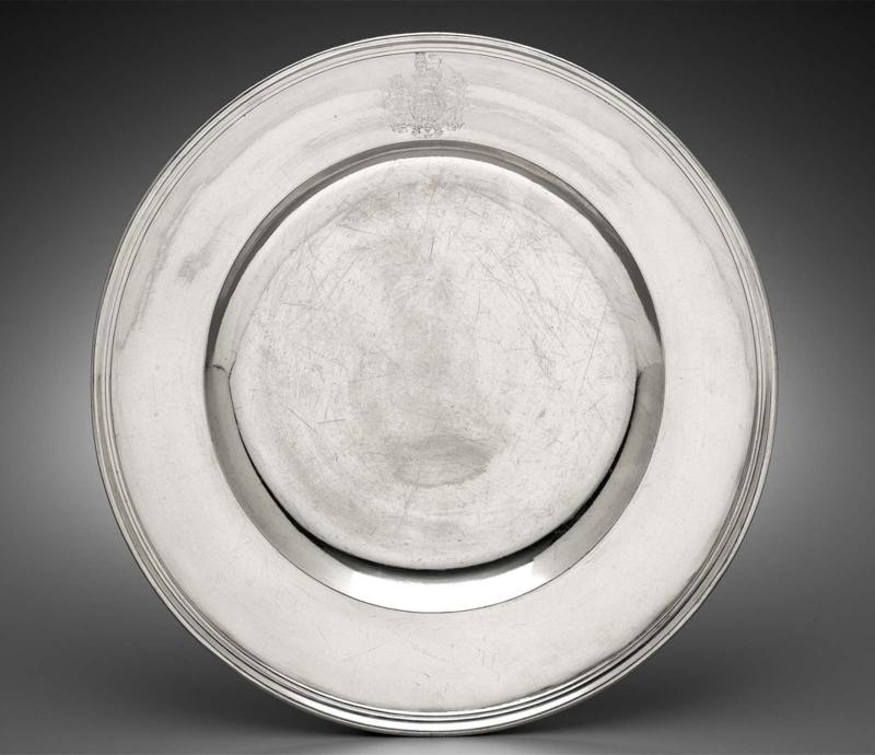 Large serving dish
