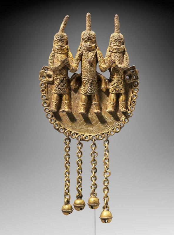 Pendant showing an Oba (King) and two dignitaries
