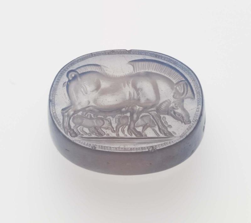 Scaraboid gem with a sow and piglets