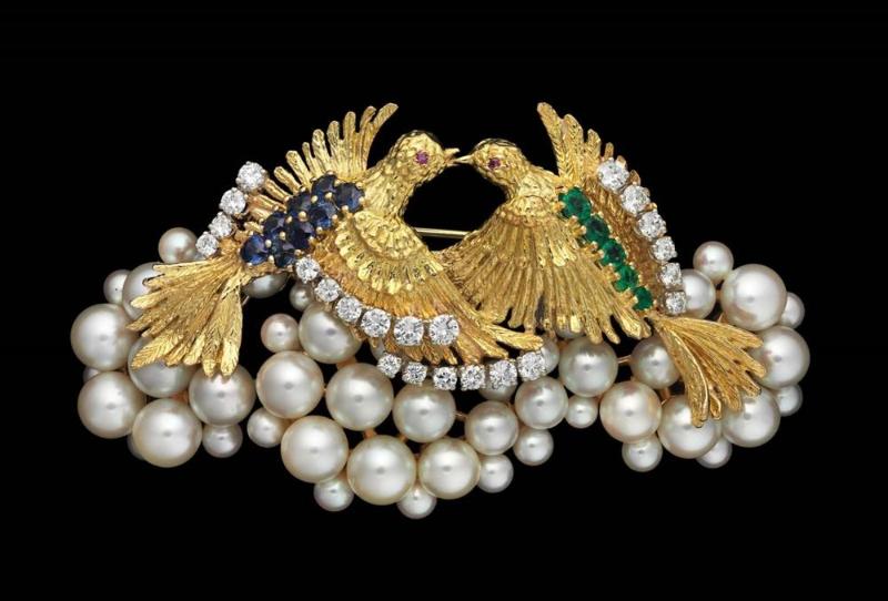 Doves of peace brooch