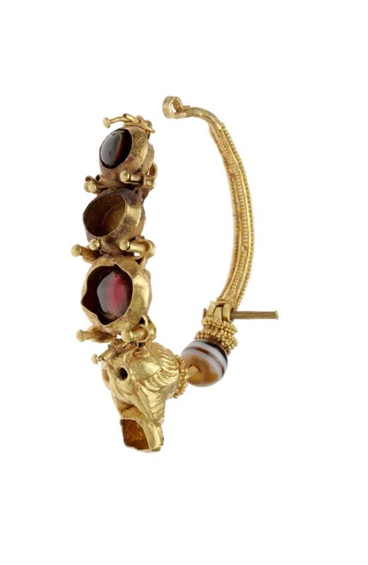 Hoop earring with lynx's head and colored stones