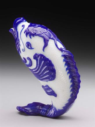 Fish shaped vase with rouge box with cover