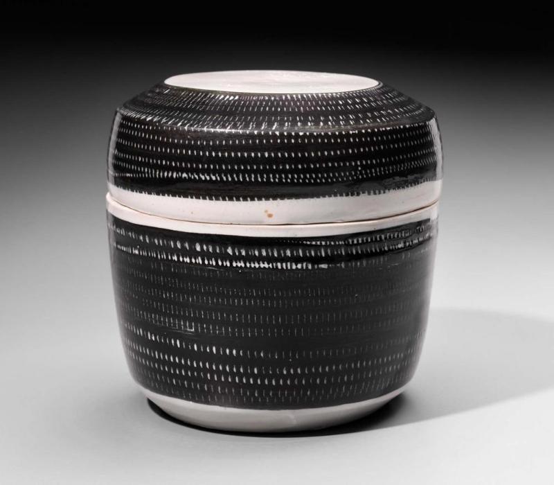 Lidded vessel with chatter mark decoration