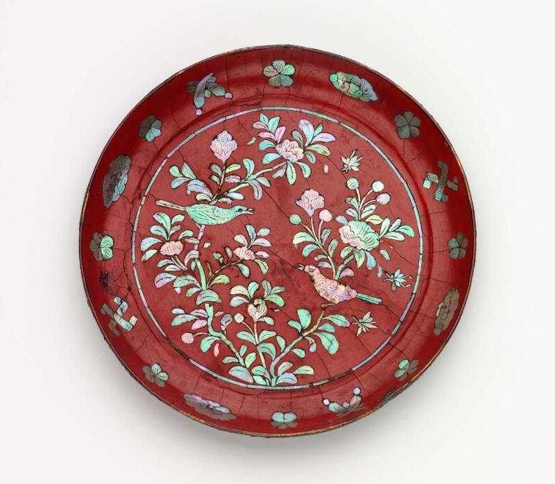 Circular tray