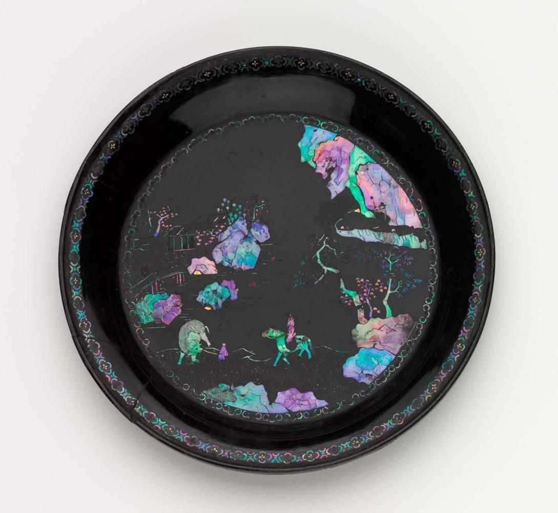 Circular dish