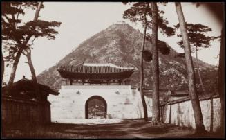 North Gateway [Sinmumun Gate] of Old Palace grounds [Gyeongbokgung Palace] and North Hill [Bugaksan Mountain] - Seoul (NRICP Relic No.: 2910)